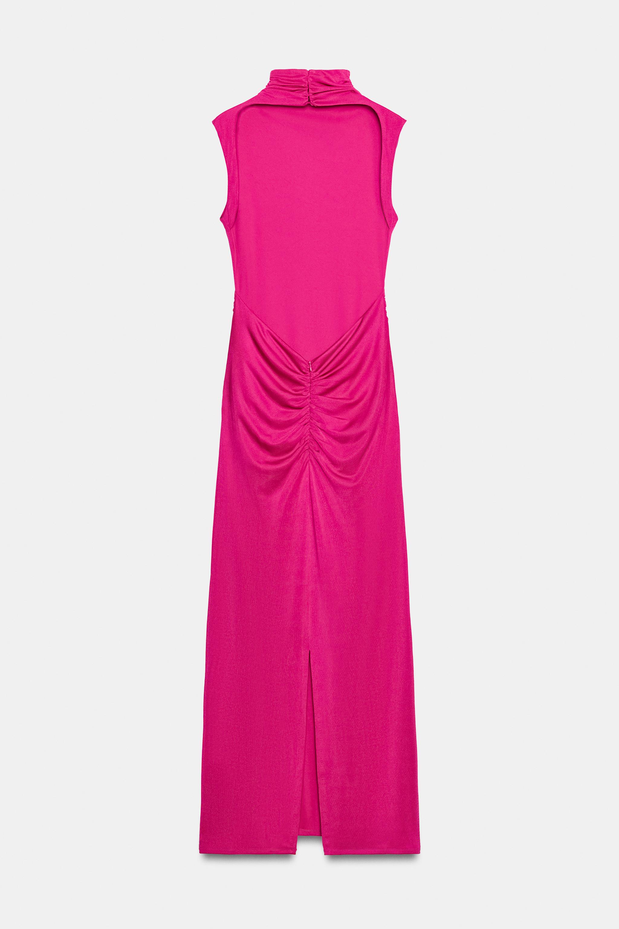 ROBE LONGUE À OUVERTURE AU DOS